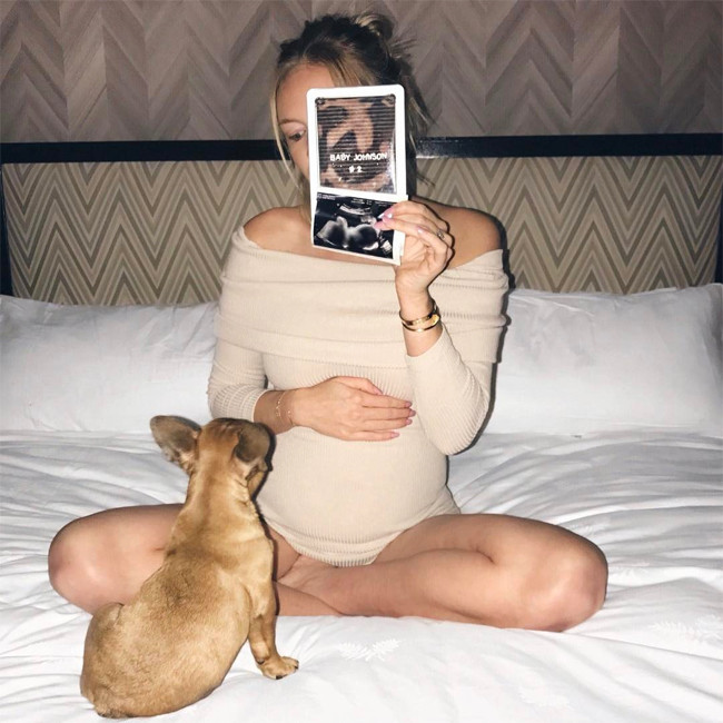 Paulina Gretzky, Pregnant, Baby Bump Paulina Gretzky, Pregnant, Baby Bump